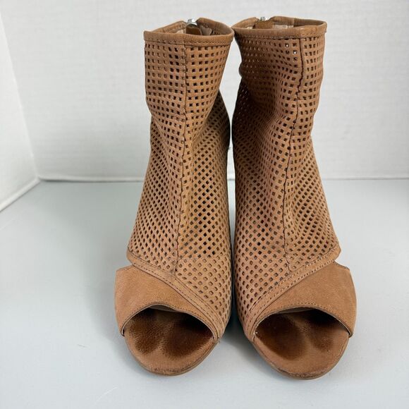 Pelle Moda Women's Tan Perforated Leather Peep Toe Wedge Bootie Shoes Size 6 M - Picture 3 of 12